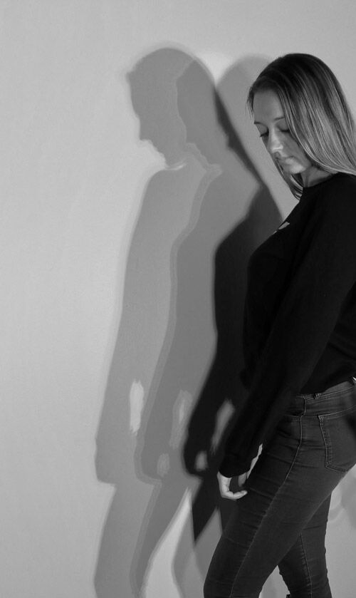 femme ombre squelette Designecologist